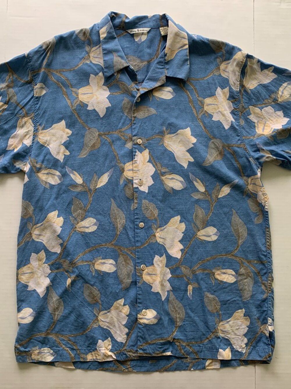 Tommy Bahama Men’s Hawaiian Shirt L Blue Floral Short Sleeve Button Front Lyocel